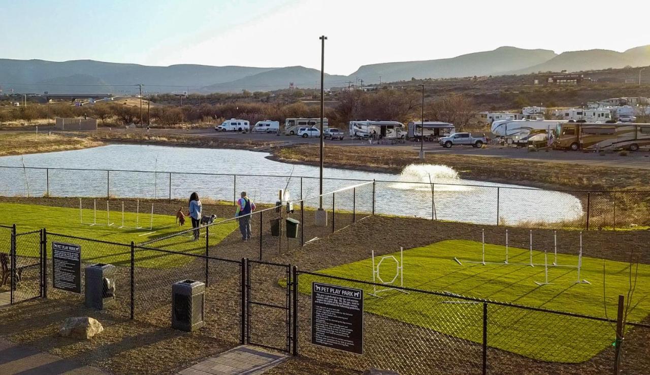 Verde Ranch Rv Resort Камп Верде Екстериор снимка